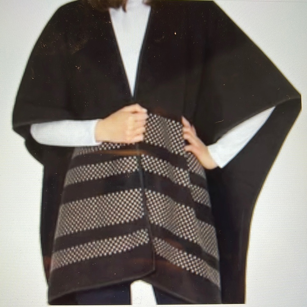 Ike Behar reversible fashion wrap, one size